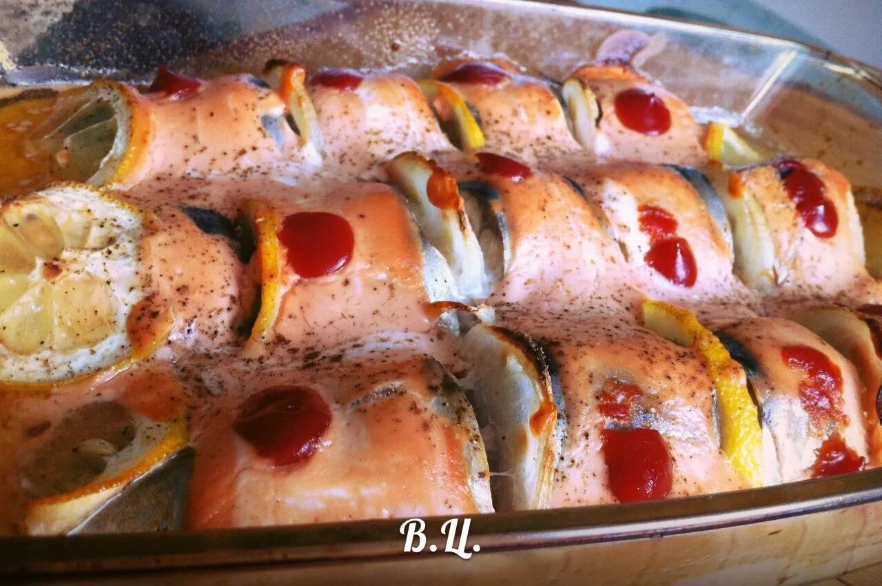 скумбрия в духовке самый вкусный. скумбрия запеченная в духовке. скумбрия под соусом запеченная в духовке. скумбрия запеченная в духовке. скумбрия запеченная в духовке.