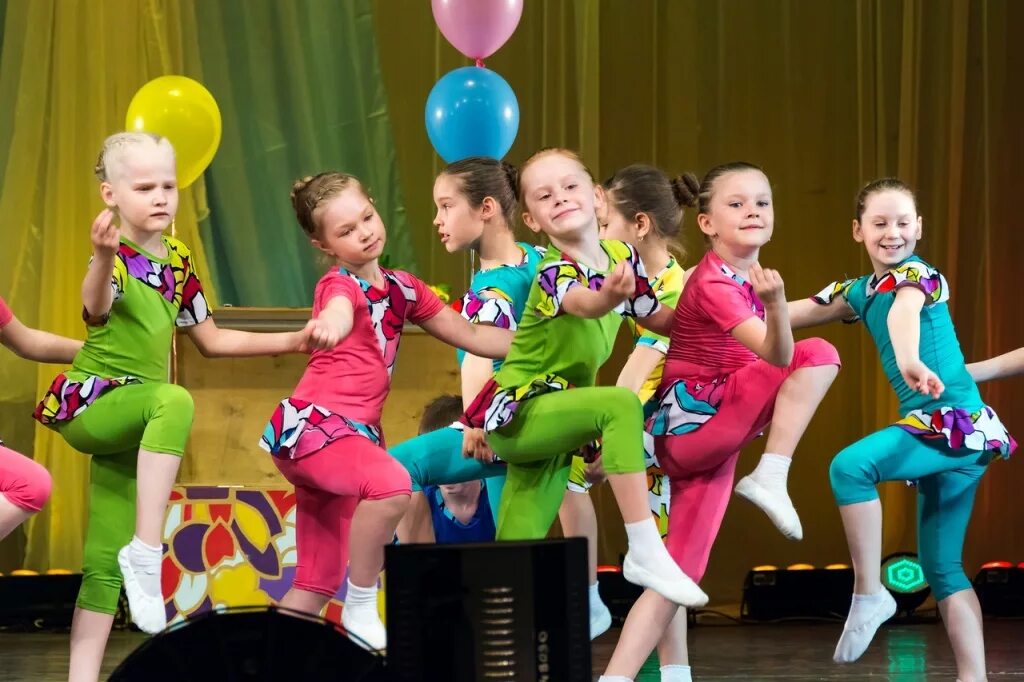 Ддт апатиты. Итоги конкурса цветочная мозаика 2021 омск. Бутурлинский дом детского творчества. Дом творчества апатиты. Управление образования администрации города кандалакша.