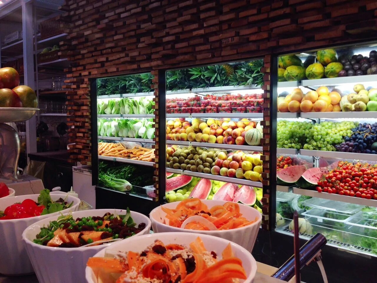 Flavis fruit bar. Fruit bar. Fruits bar baghban. Fruits bar. Фрукты в стаканчиках.
