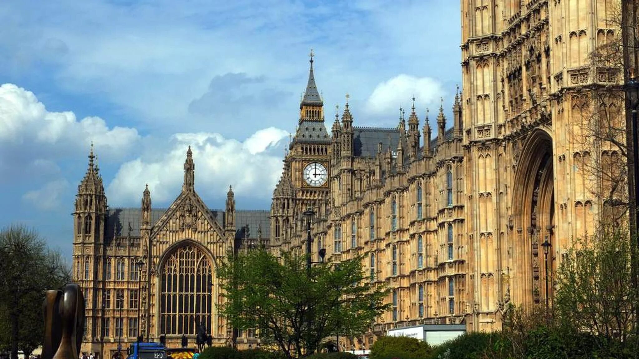 Здание парламента Великобритании. Houses of Parliament in London близко. The Houses of Parliament (здание парламента).. Вестминстерский дворец фасад.