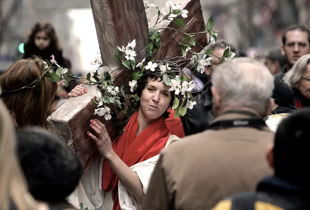 Good friday что за праздник. Католическая страстная пятница в Великобритании. Страстная пятница в Британии. Пасха пятница страстная. Великая пятница праздник.