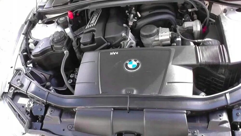 Бмв е90 n46b20. Bmw e90 n46. бмв е90 двигатель n46. мотор bmw n46 e90. бмв е90 мотор 2,0.