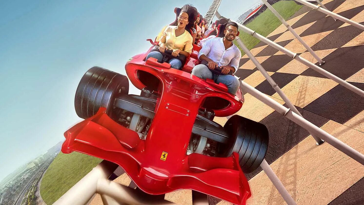 Formula Rossa Ferrari World Абу-Даби. Феррари парк Абу Даби горки. Ferrari World Абу-Даби американские горки. Феррари пару формула Росса.