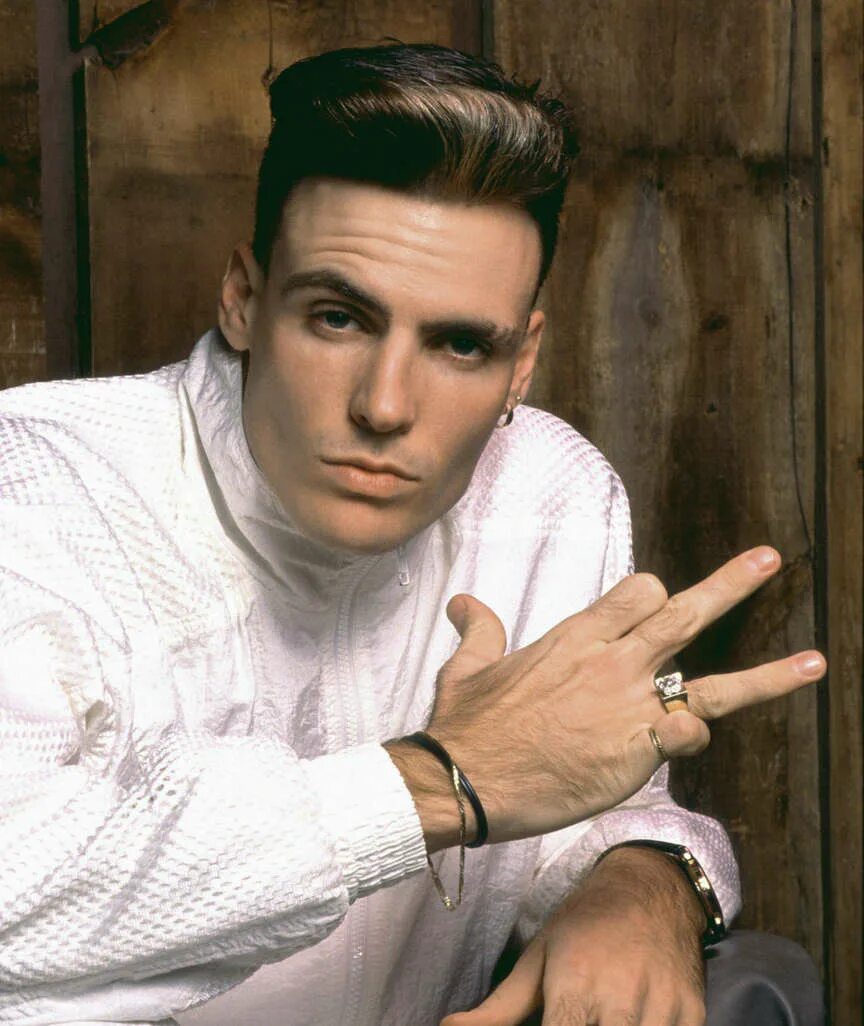 Исполнители 90 мужчины. Vanilla Ice. Ванилла айс в 90-х. Солист группы ванила айс. Vanilla Ice молодой.