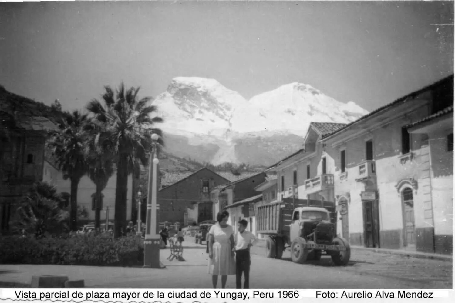 В горах кордильеры случаются землетрясения. Лавина 1970 Юнгай. Юнгай Перу 1970 год. Лавина Уаскарана 1970 год. Перу лавина с горы Аскаран.