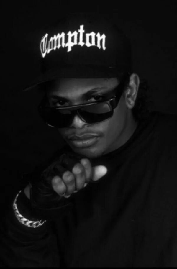 Eazy e гангстер. Рэпер гангстер. Рэпер гангстер. Гангстер рэпер. Стиль гангста рэп.