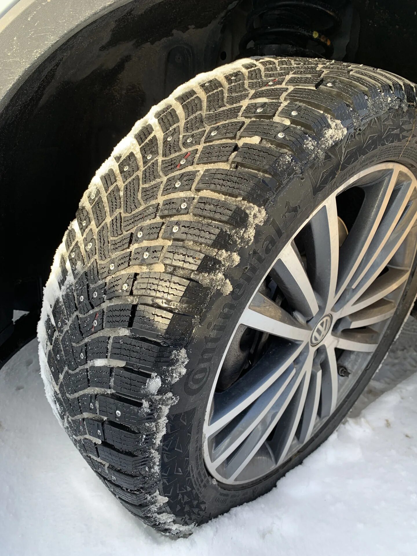 Шины континенталь айс контакт. Continental Ice 3. Шина Continental ICECONTACT 3. Continental Conti Ice contact 3. Continental ICECONTACT 2 265/60 r18 боковая стяжка отслоение.