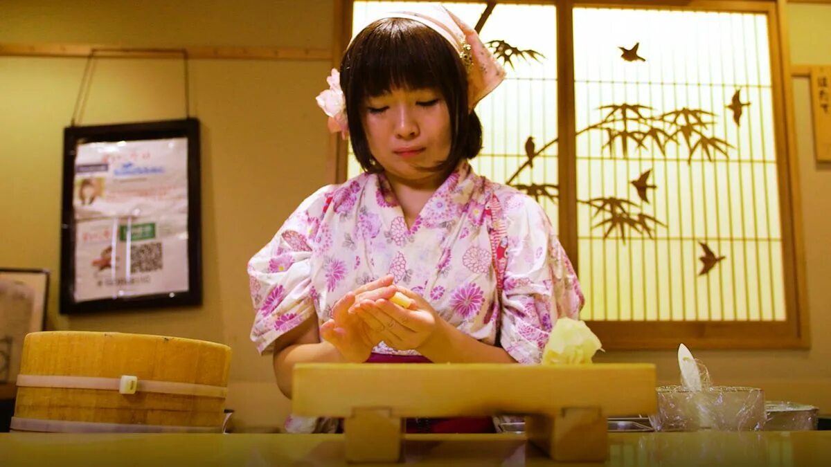 Хитоми хензе. Japanese big story. Mai frend. Japanese big story. Sushi woman.