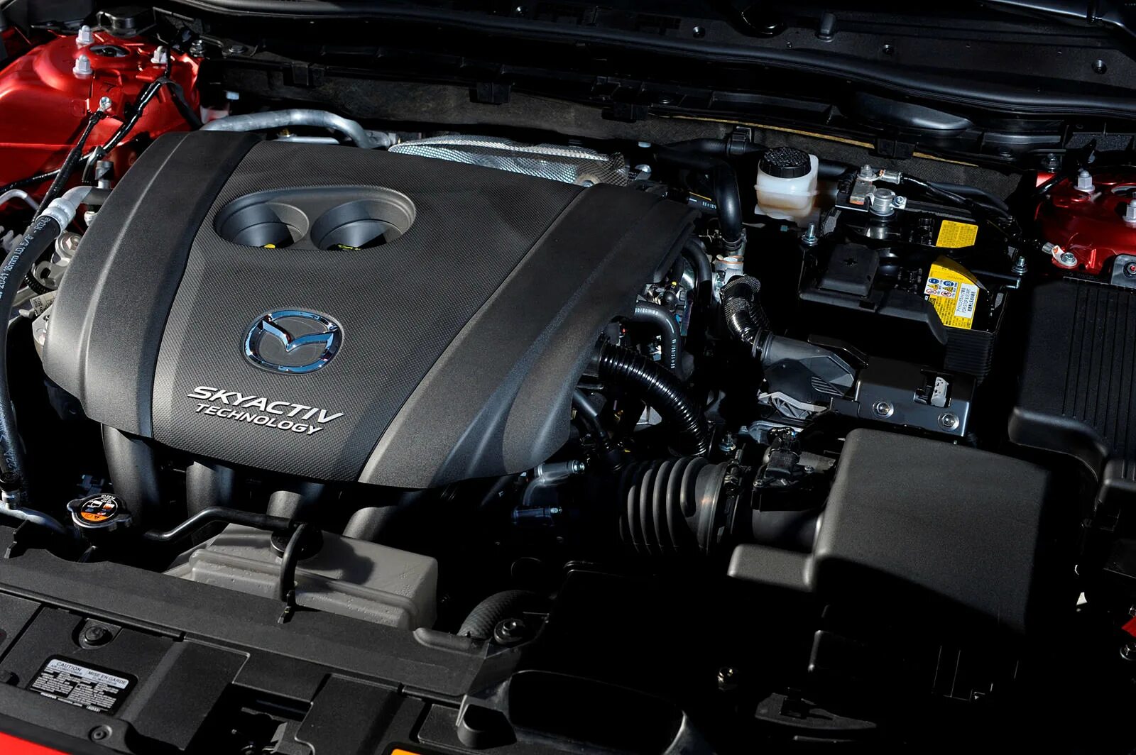 Какой двигатель стоит на мазда. Мазда 6 2.5 мотор. mazda 6 2014 2,5 мотор. mazda 6 engine. мазда 6 2.5 турбо.