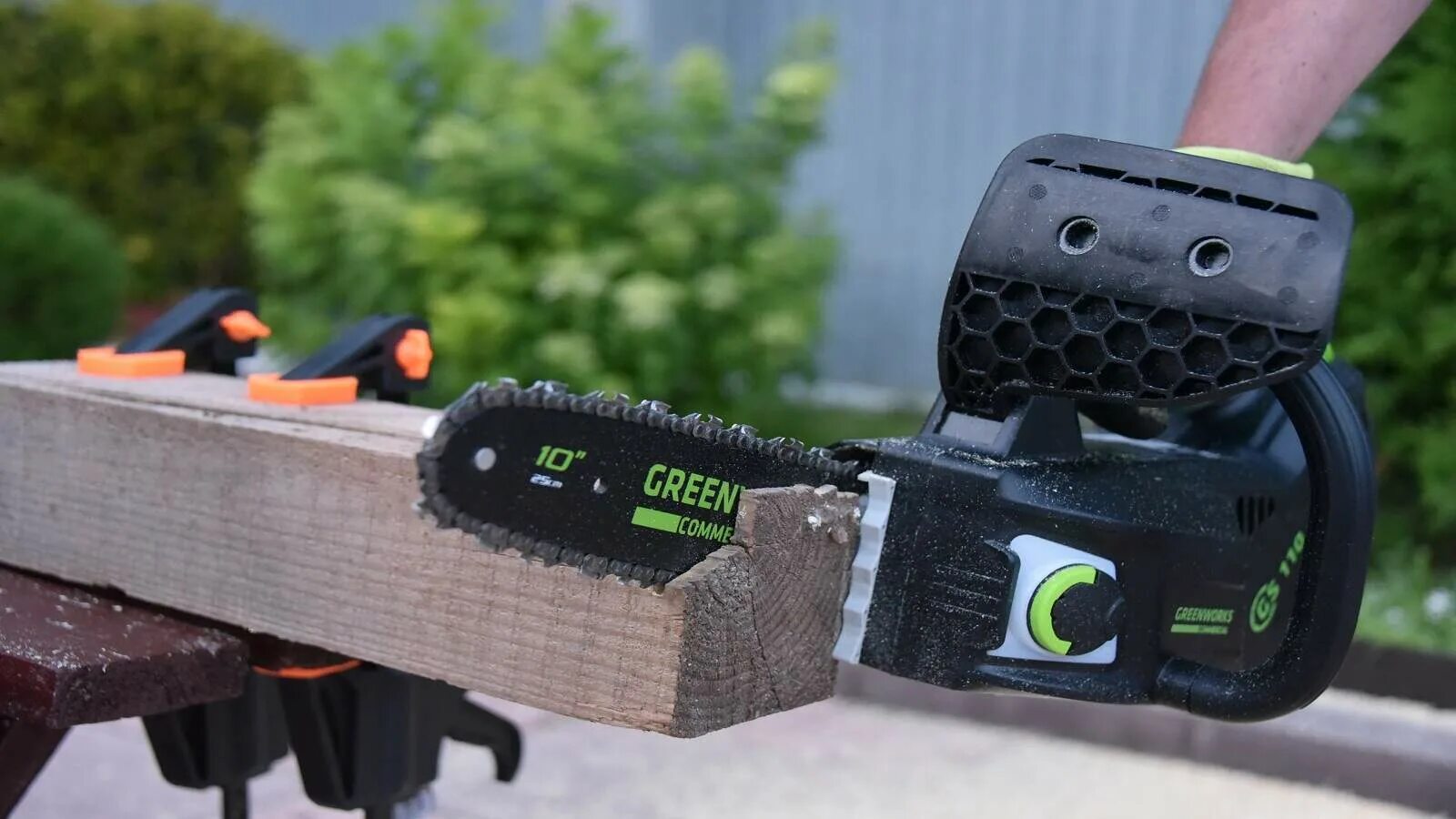 GREENWORKS gd40tcs. Аккумуляторная цепная мини пила GREENWORKS gd24csmnx. GREENWORKS gd40tcs 40v Звёздочка. Натяжитель цепной пилы гримворкс.