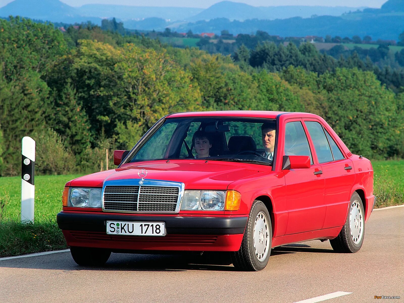 Мерседес w201 купить. Mercedes Benz 190e. Mercedes 190e w201. Mercedes-Benz 190 (w201). Mercedes-Benz 190 e (w201).