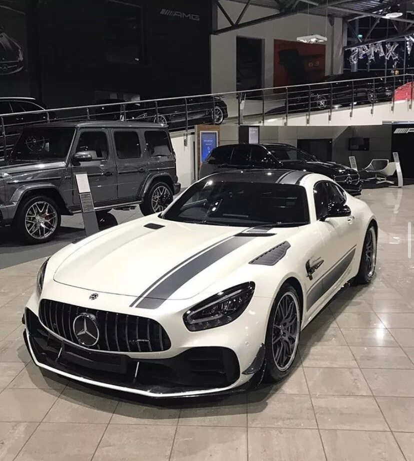 Купить автомобиль за миллион рублей. Mercedes AMG GTR Pro. Mercedes-Benz AMG gt r Pro. Мерседес AMG 1. Мерседес AMG gt 2022.