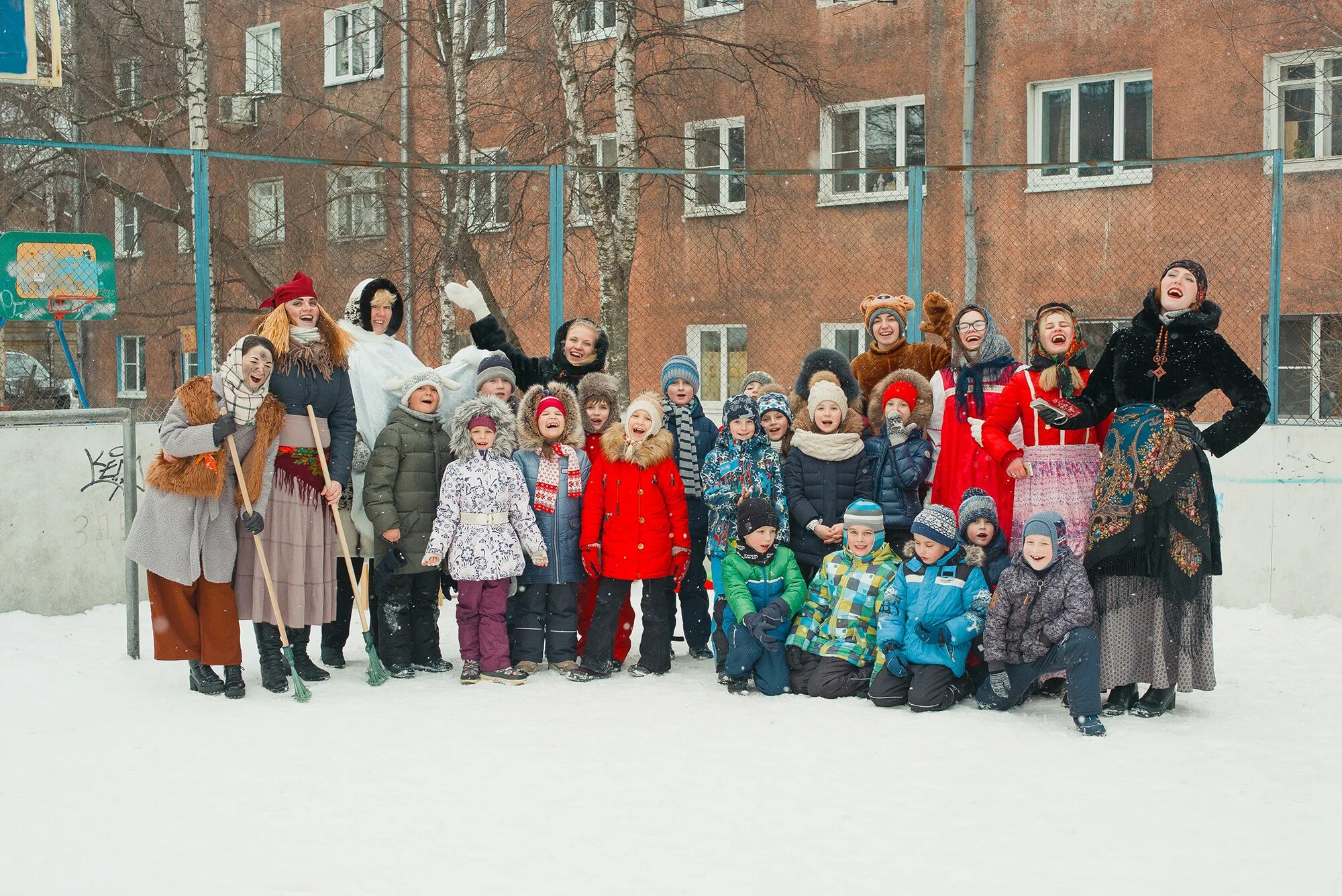 Учреждения образования нижнего новгорода. Центр семейного образования уник Нижний Новгород. Уник школа Нижний Новгород. Нижний Новгород Театральная площадь 5 уник. Образование Нижнего Новгорода.