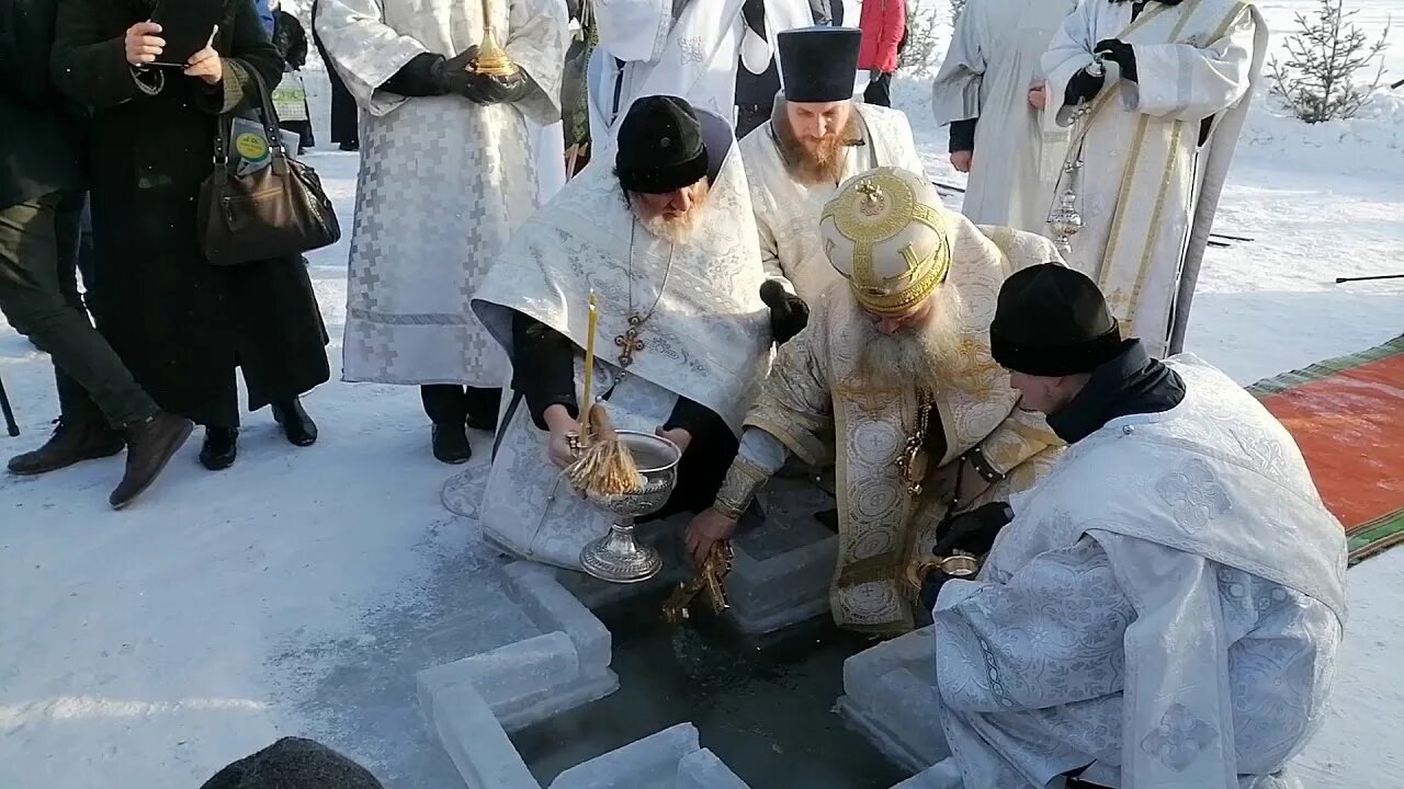 Знаменский храм Барнаул крещение. Освящение воды в храме. Литургия на крещение. Чин Великого освящения воды. 17 18 19 января