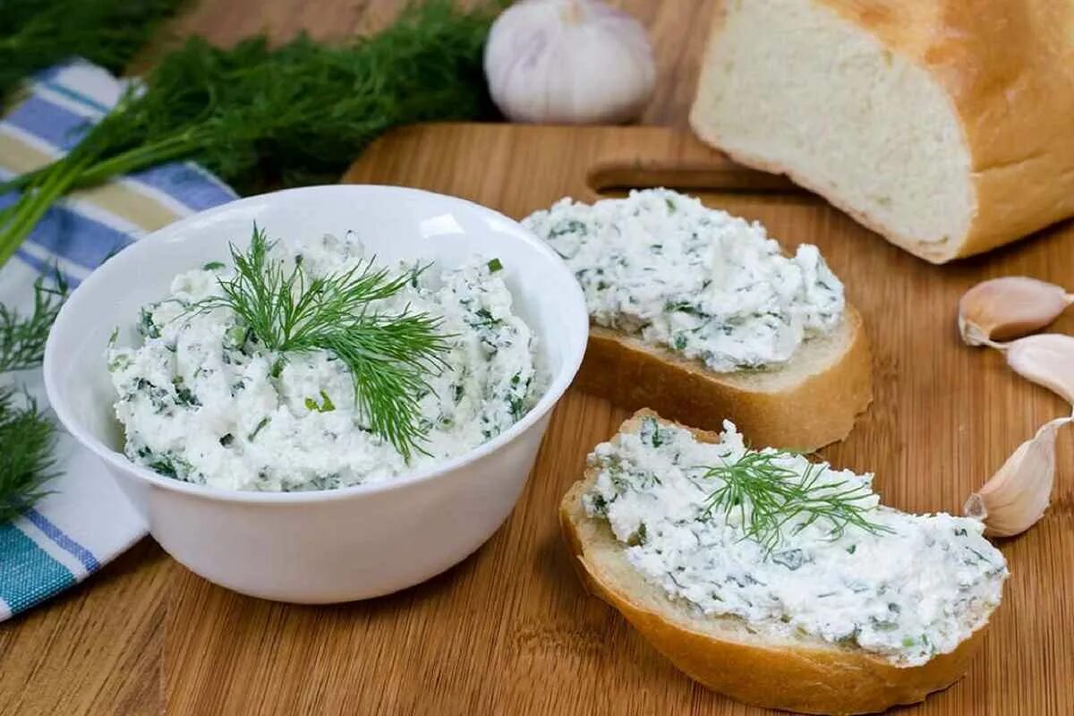 Хлебцы сметана и зелень