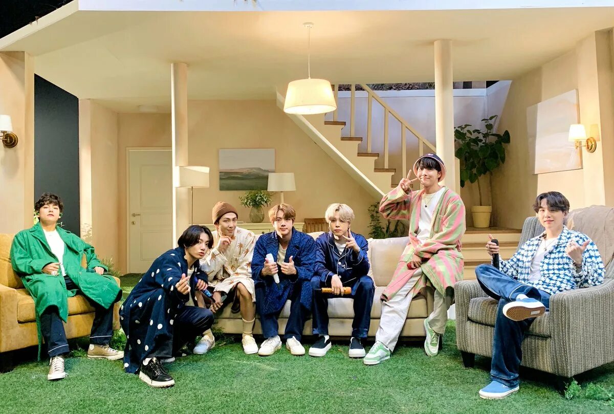 Bts группа корейская suga. Bts being. Bts being. Bts festa 2020. Bts ot7.