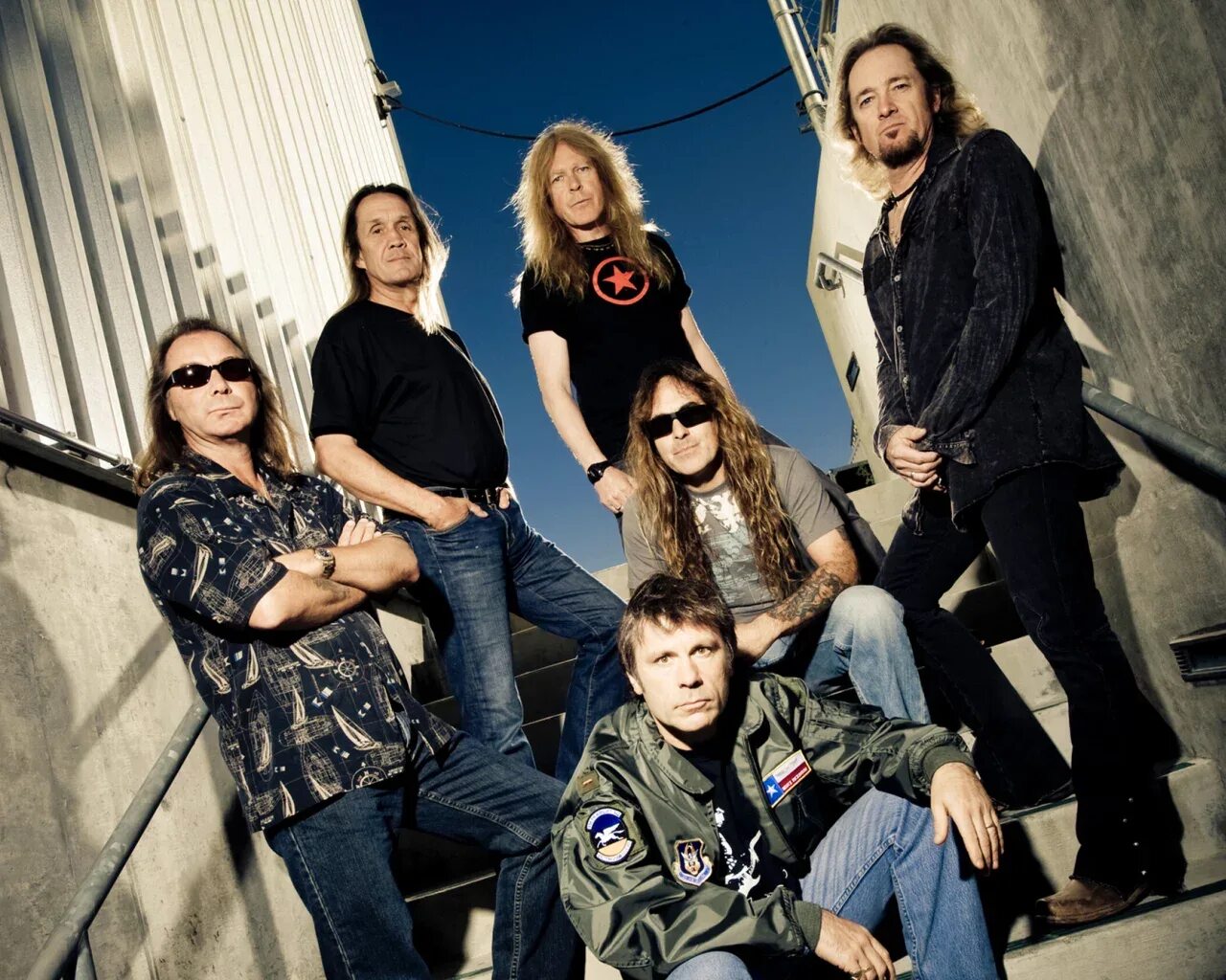 Группа iron maiden клипы. Группа iron maiden. ,. айрон мейден группа айрон. группа iron maiden 2010. ирон майден группа.