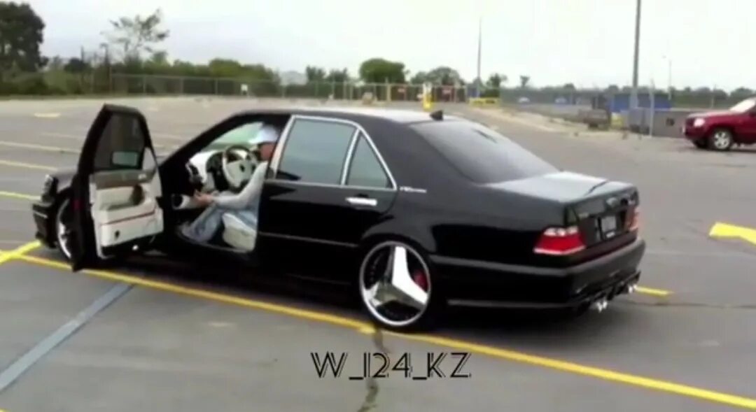 Подшипник катка т130. Mercedes benz e class w124. Мерседес бенц w124. 124 статус. Мерседес бенц 124.