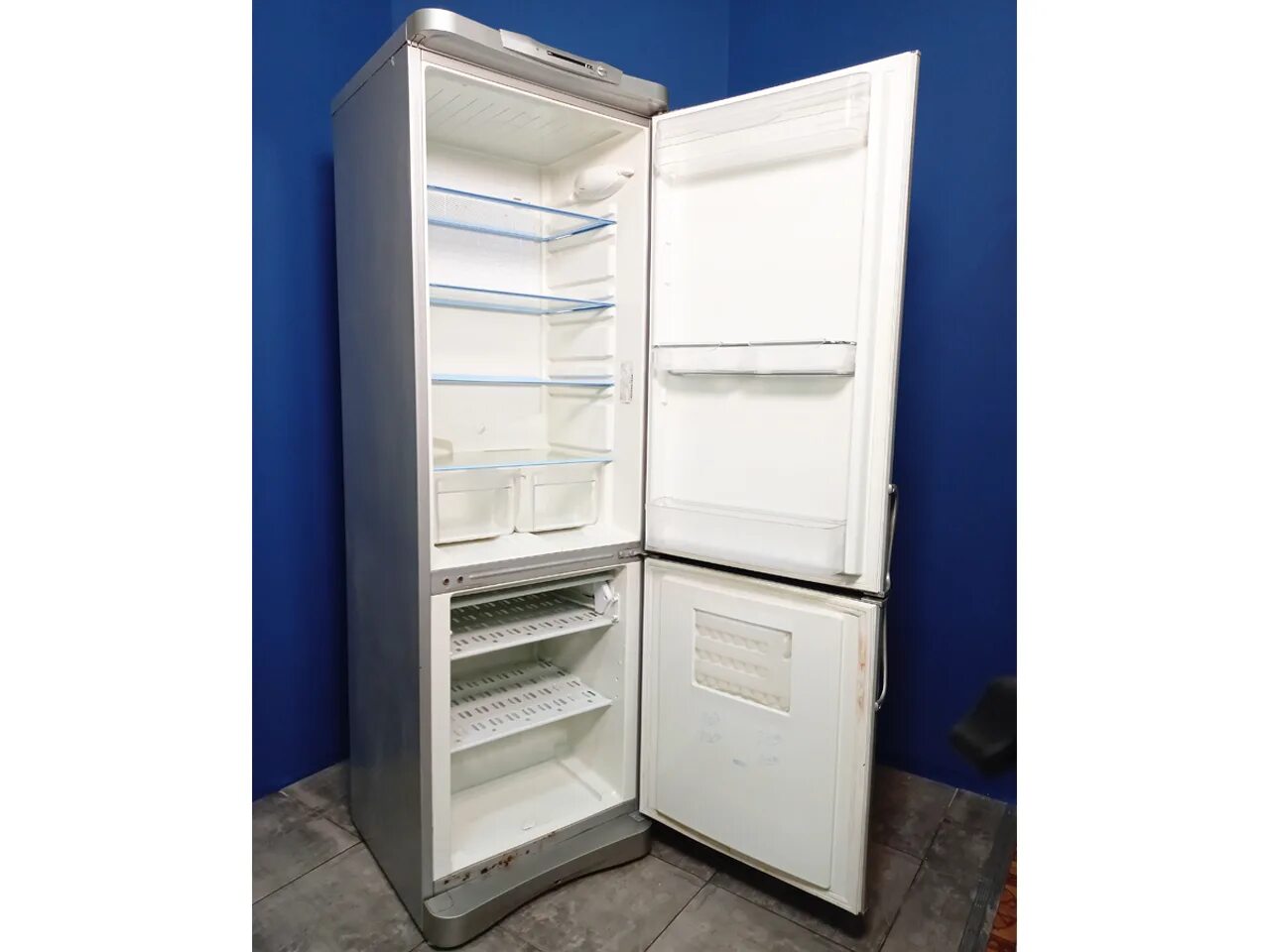 Индезит c132nfg.016. Холодильник Индезит 132. Купить б у холодильник в спб