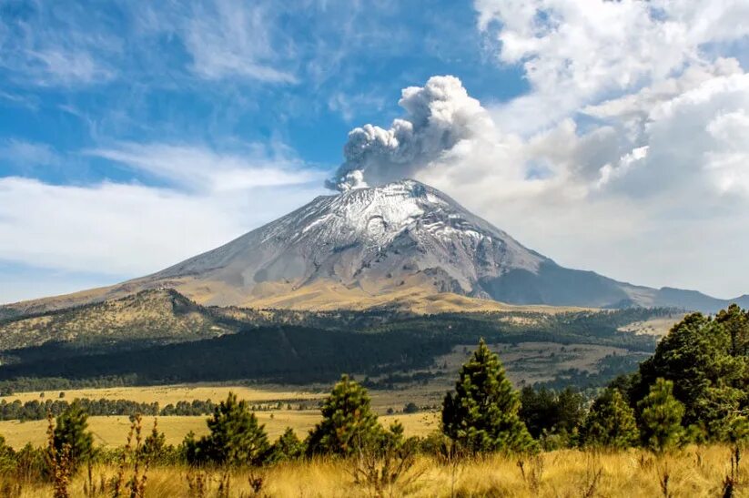 Мексика вулкан Попокатепетль. Мехико вулкан Орисаба. Вулкан Истаксиуатль Мексика. Гора в Мексике Попокатепетль. Самая высокая точка мексики