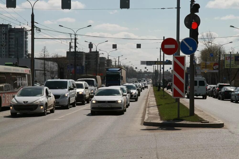 Движение пермь. Движение по улице героев хасана пермь. пермь героев хасана в перми. светофор на героев хасана пермь. героев хасана 4 пермь.