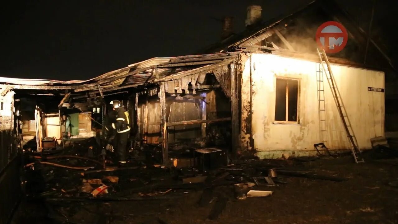 Пожар в уссурийске. Уссурийск пожар. Пожар в уссурийске вчера. Уссурийск пожар на складе. Уссурийск пожар.
