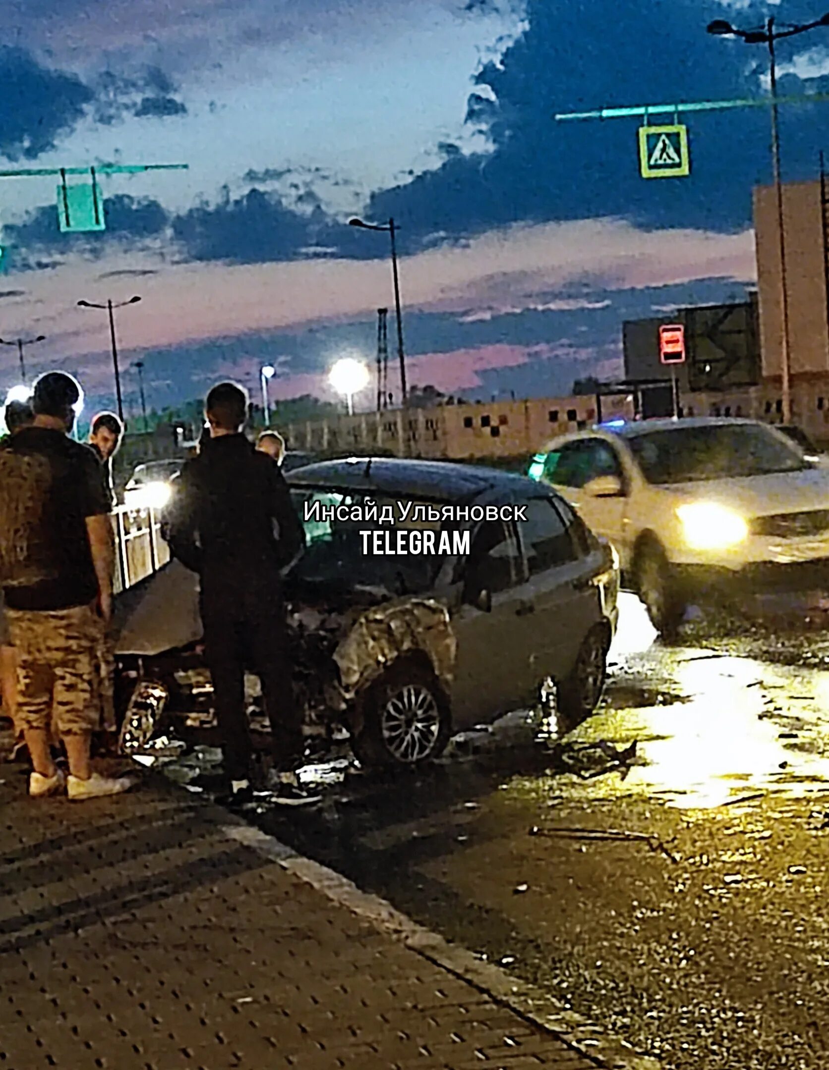 Автомобильная авария в Ульяновске. Авария вчера на Олимпийском проспекте. Вчера вечером то есть вечером вчера