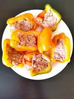 Перец фаршированный с мясом половинками