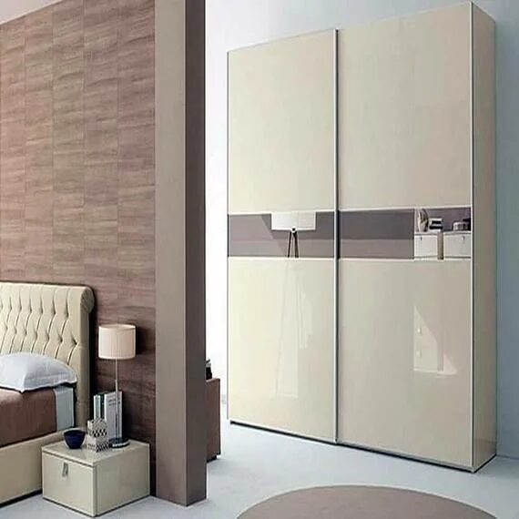Шкаф кремового цвета. Шкаф кремовый современный италия. Бело бежевый шкаф купе. Торец шкафа. Rossetto armobil шкаф.