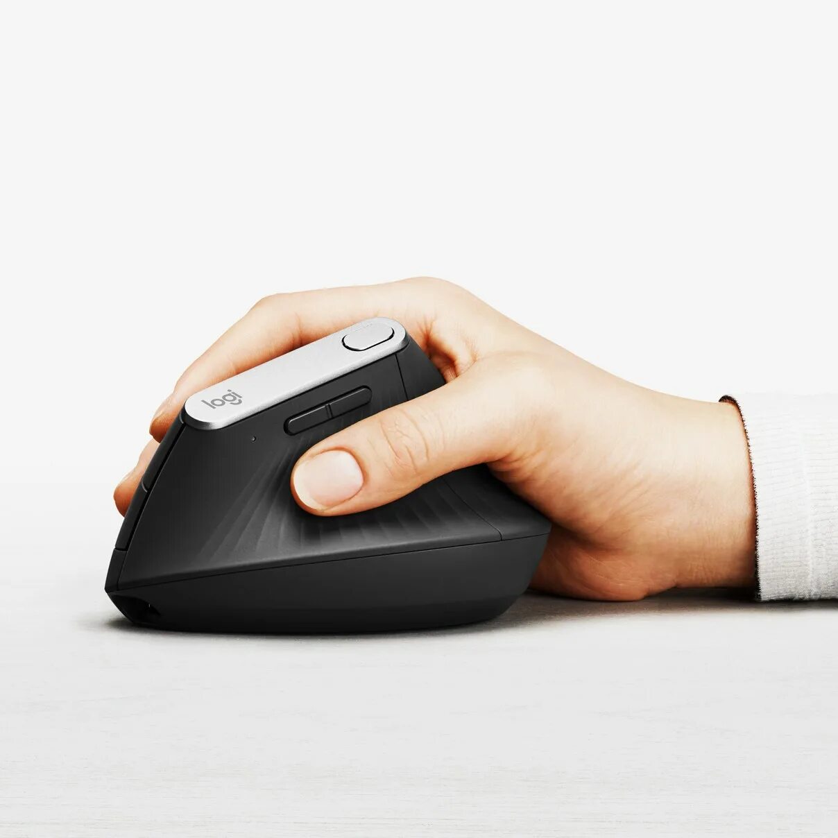 Вертикальная мышь logitech. Logitech MX Vertical. Эргономичная мышь Logitech. Logitech Vertical Mouse. Logitech MX Vertical Advanced Ergonomic Mouse.