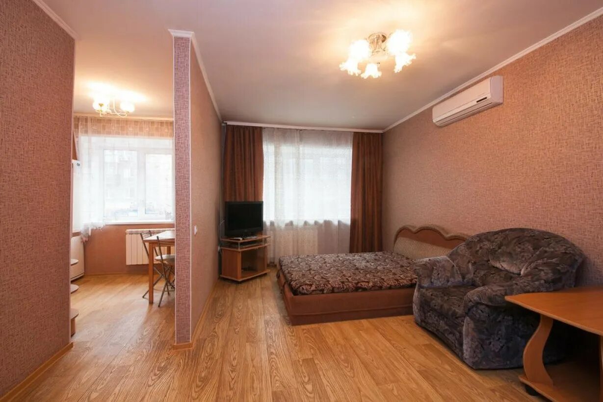 Квартира аренда красноярск улица. Ленина 102 красноярск. сыктывкар ул карла маркса 182 гостиница. квартира в красноярске ночью. посуточные квартиры в кемерово гагарина.