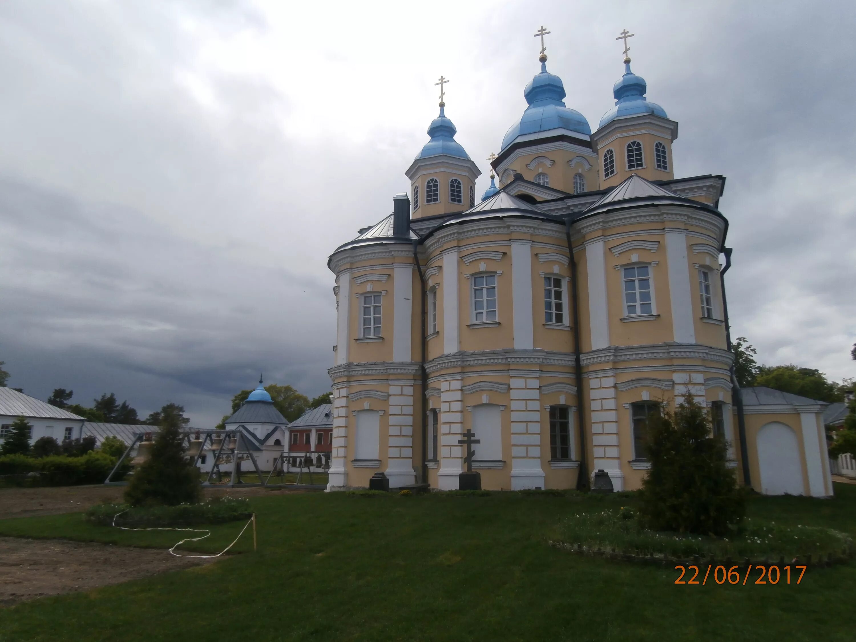 Коневский монастырь на ладожском острове. Остров коневец ладожское озеро. Коневец экскурсии из петербурга. Остров коневец экскурсия из питера. Коневский рождество-богородичный монастырь.