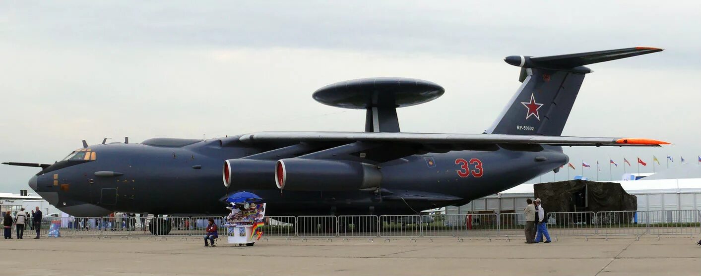Самолет ил 76 авакс. А-50 самолёт. Ил 76 а 50. А-50 самолет дальнего радиолокационного обнаружения. Самолет а 50 сколько экипаж.