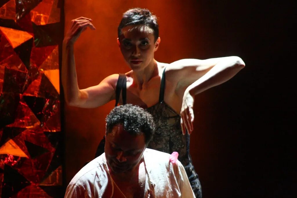 Парфюмер спектакль отзывы. Жизнь спектакль. Мария молчанова парфюмер. Спектакль парфюмер носков. Парфюмер спектакль отзывы.