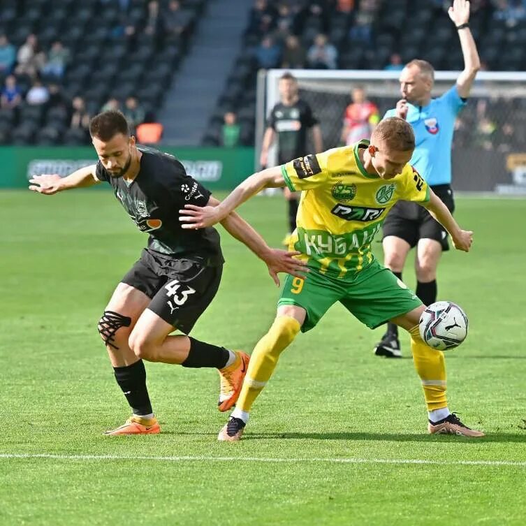 Стадион труд серпухов. Кубань. Волгарь анжи 2016 фото. Флориан шоавэ крылья советов 2005. Кубань матч.