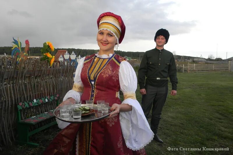 Зауральский национальный костюм. Костюм Зауралья. Фото Зауральский Челябинская область. Зауральская нискосралочка.