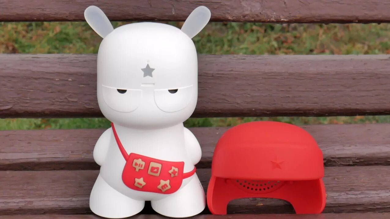 Mi rabbit. Талисман Сяоми. Xiaomi mi Rabbit. Xiaomi заяц. Портативная колонка в виде кролика.