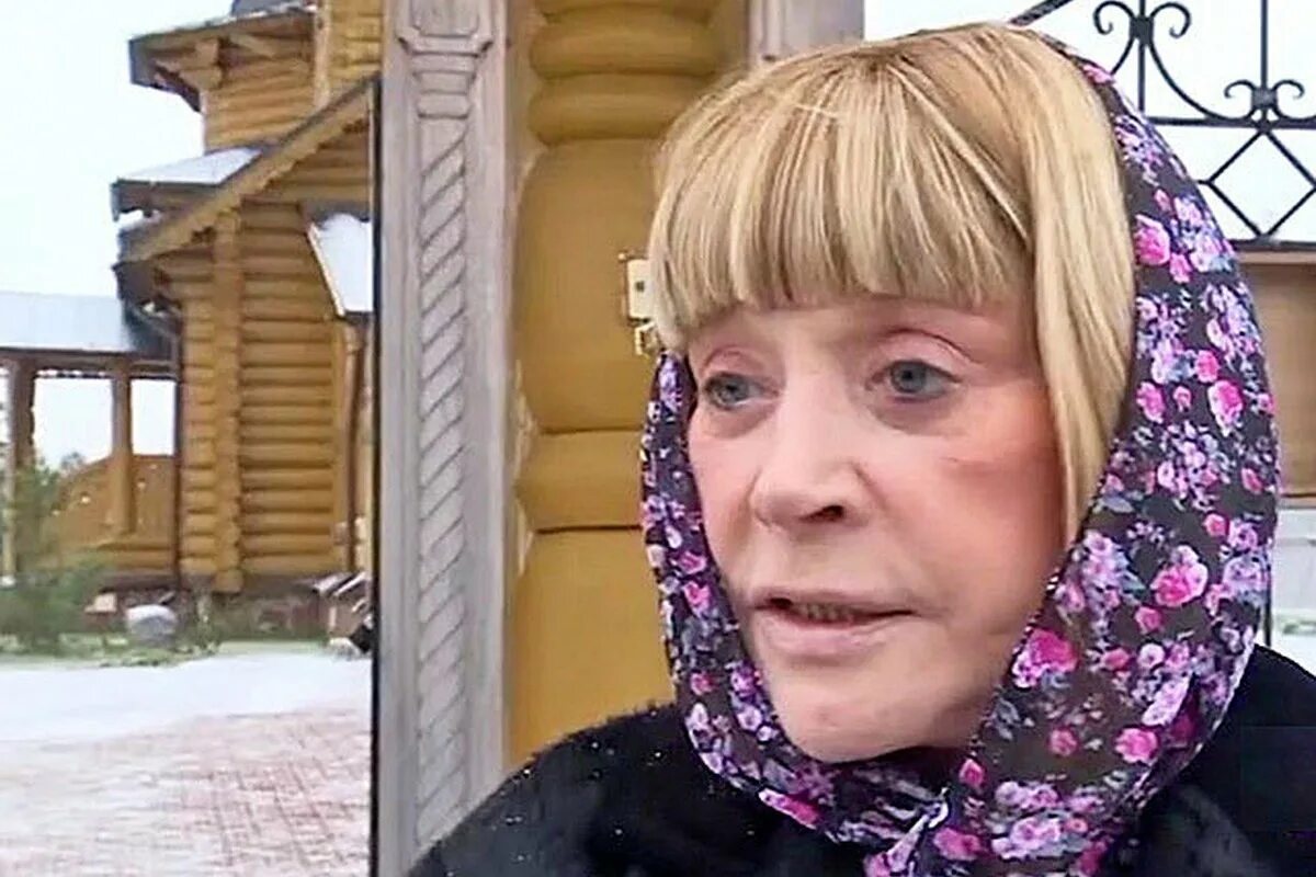 Пугачев время сейчас. Алла пугачёва 2025. алла пугачева 2025. пугачева сейчас 2025. пугачева без макияжа.