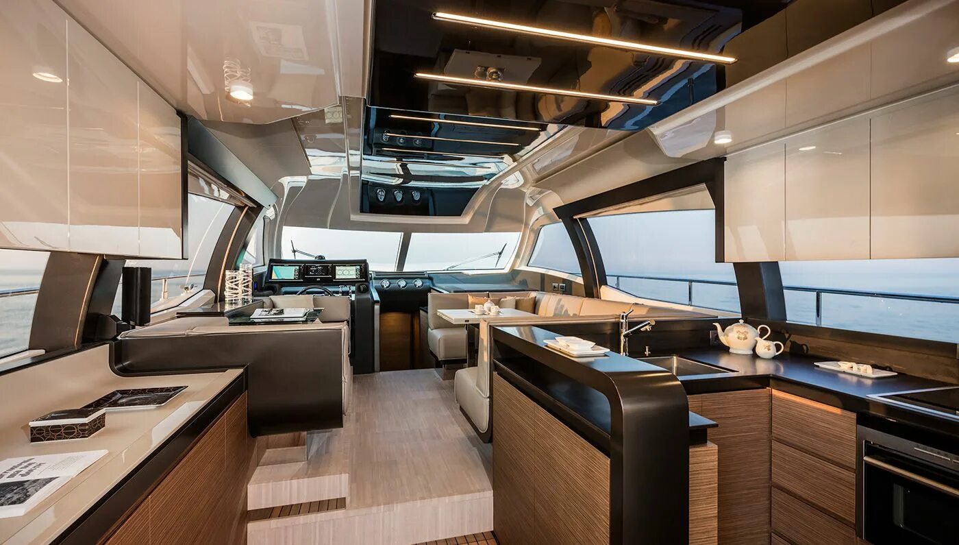 55 футов. Яхта Феретти. Ferretti 55. Яхта Ferretti Yachts. Феретти 550.