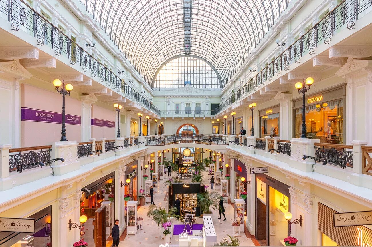 Где находится петровский пассаж. Петровский Пассаж, Москва, улица Петровка, 10. Петровский Пассаж улица Петровка. Paul Smith Петровский Пассаж. Петровский Пассаж Ярославль.