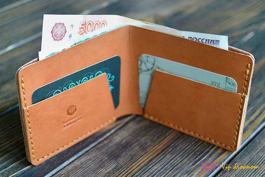 Wallet открытый. Портмоне с баксами. Men's wallet in the pocket. Кошелек. Bellroy travel wallet.
