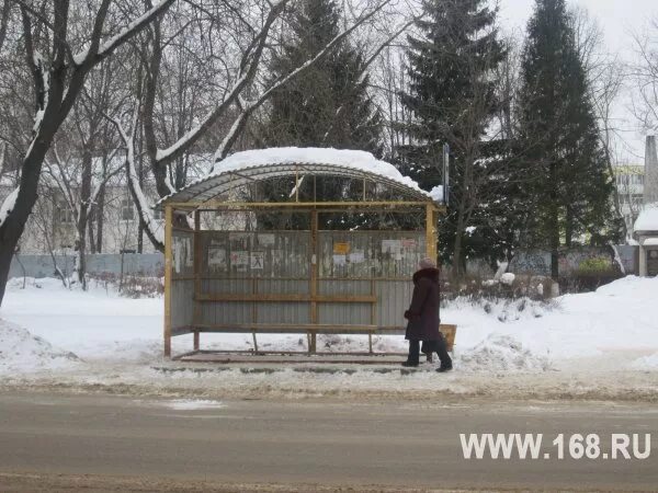 Школа 15 остановка. Остановка Кинешма. Остановка красная ветка Кинешма. Остановки в Ивановской области. Вандышки Кинешма.