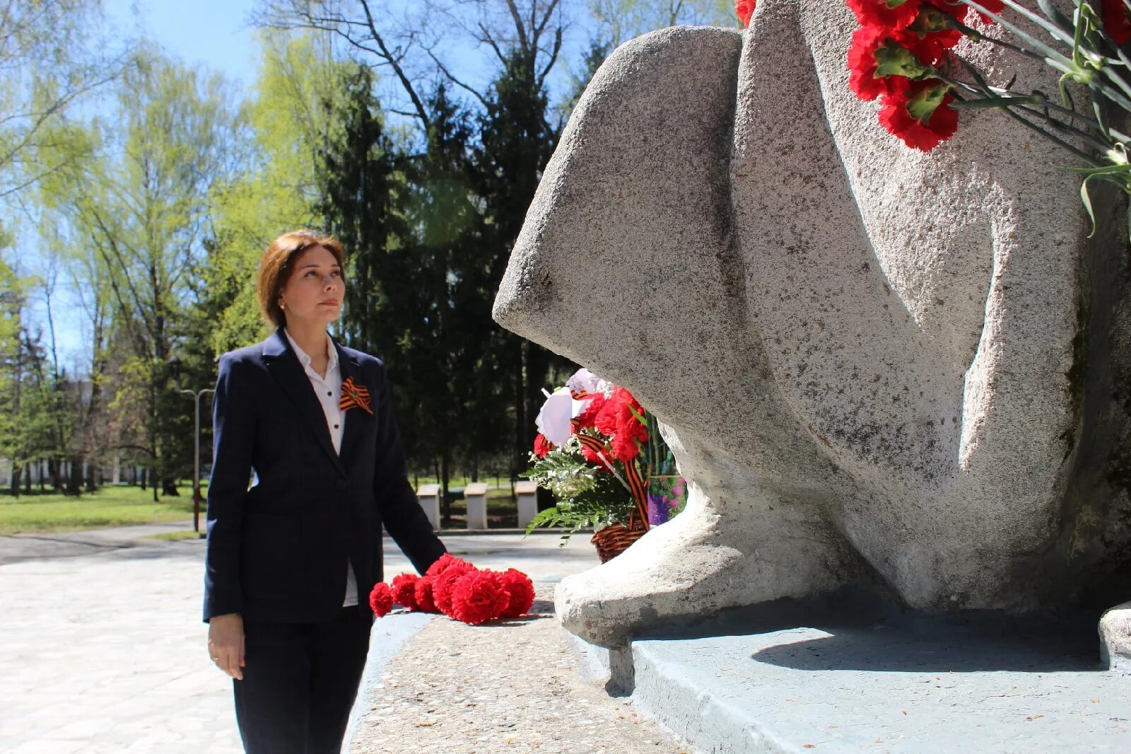 Премия работнику. Возложение цветов к памятнику люберцы. Студенты маи. Верили в победу сотрудники института. Институт военной истории 50 лет.
