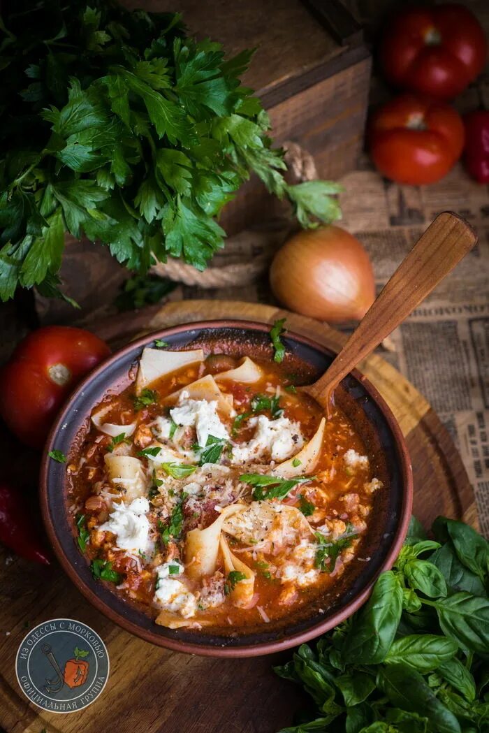 Суп лазанья. Суп в банке горячий. Суп лазанья. Суп лазанья. Суп из лазаньи с куриным бульоном.