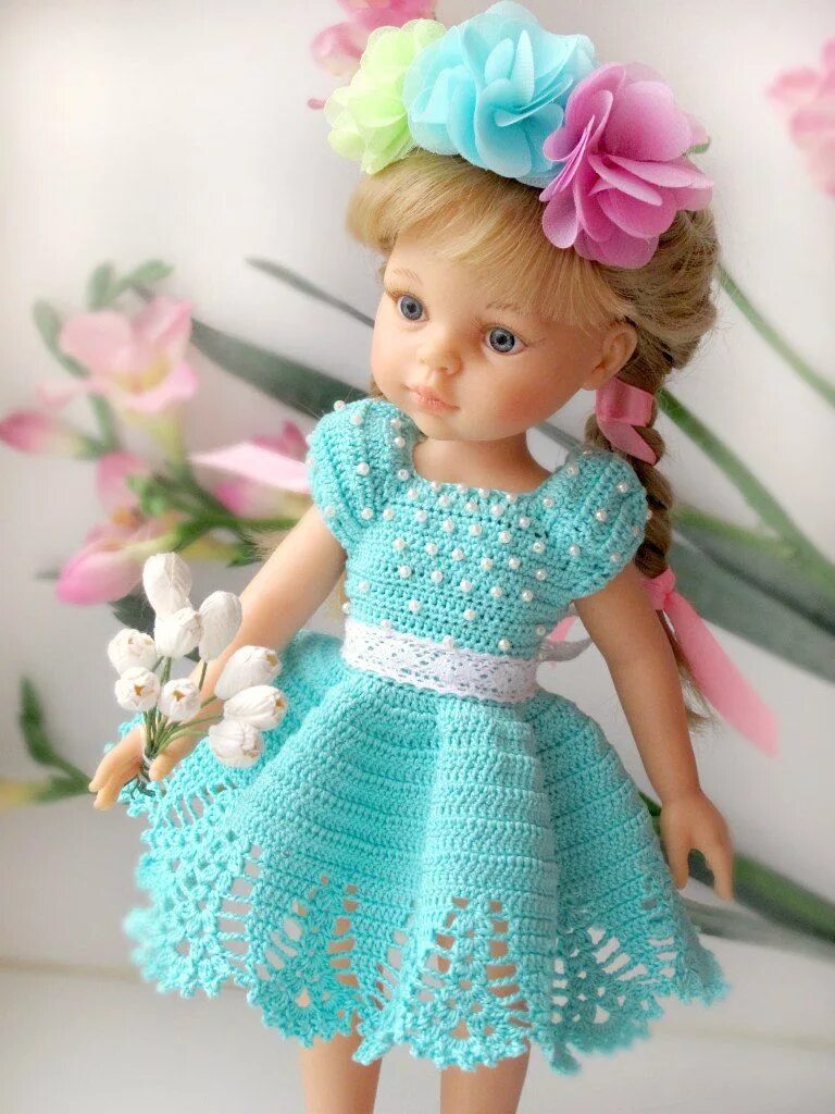 Платье для куколки. Платья для кукол. Вязаные платья для кукол. Платье для куклы крючком. Платье Вчзанное для куклы.