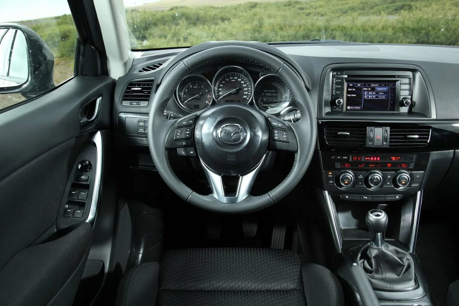 Мазда сх5 параметры. Mazda cx 5 салон. мазда сх-5 салон механика. мазда сх-5 комплектации. mazda cx 5 2012 салон.