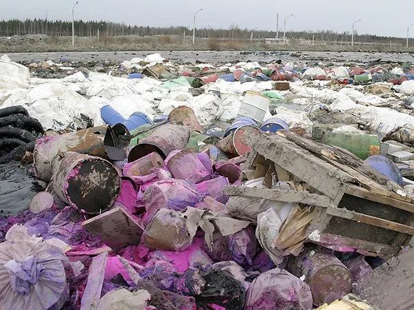 Радиоактивные отходы. Полигоны химических отходов. Полигоны химических отходов. Полигоны химических отходов. Свалка токсичных отходов.