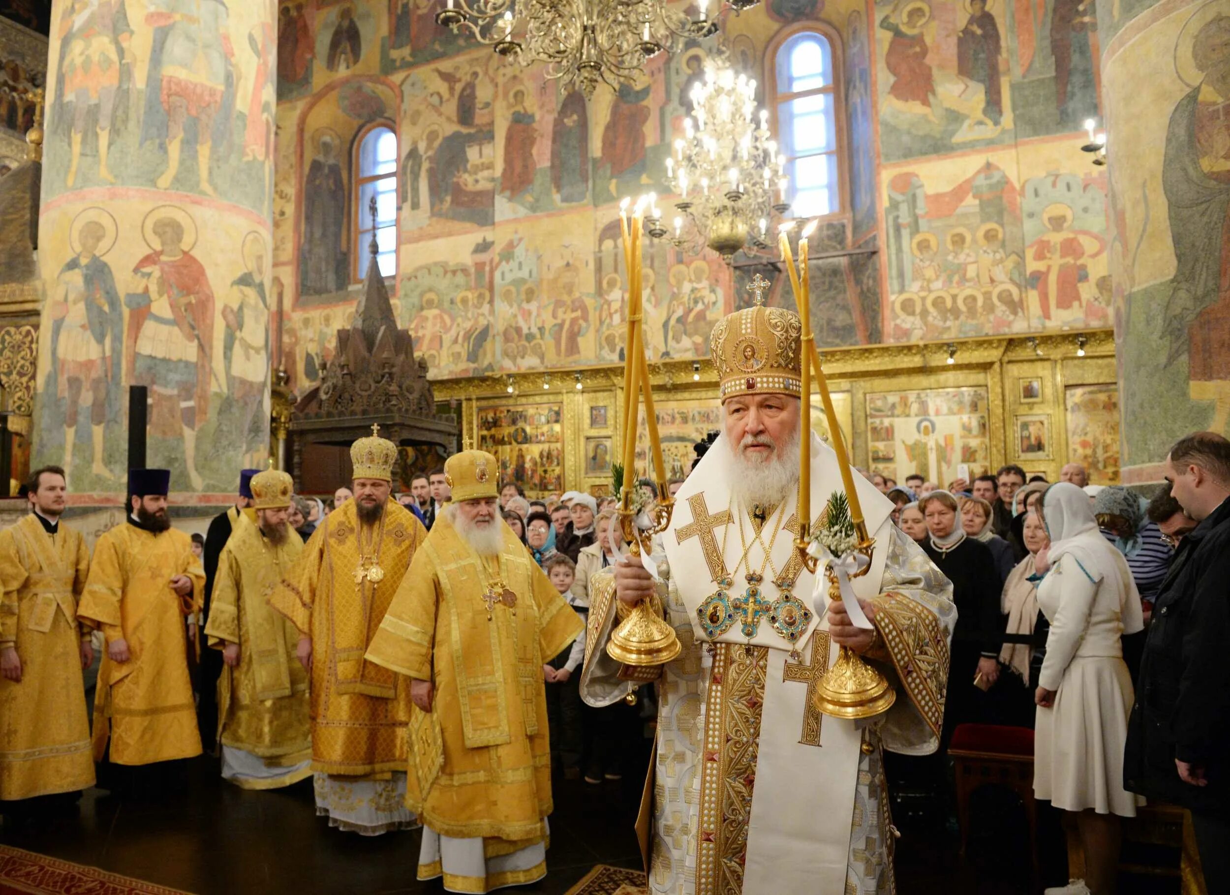 Ростовский кафедральный собор внутри. Трансляция рождество. Рождество в храме 2023. Как работают храмы 7 января. Храм христа спасителя.