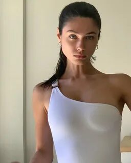 Vika54784