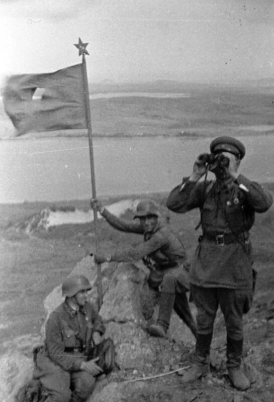 Высота заозерная. 150 дивизия. Сопка заозерная хасан приморский край. Памятник на озере хасан. Бои у озера хасан 1938 год.